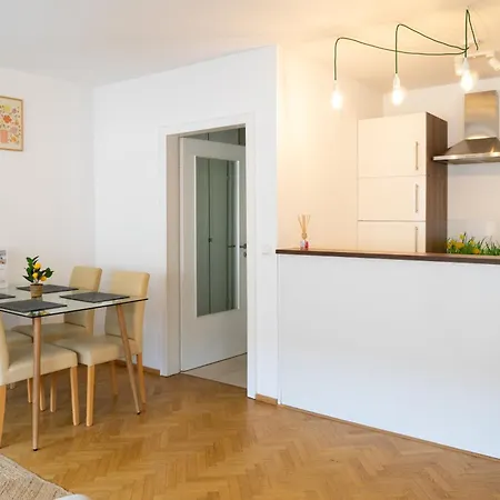 Apartment Livesto Easyroomii - Gemuetliches Studio-apartment Zentral, Wlan, Kueche