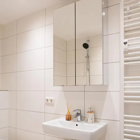 Livesto Easyroomii - Gemuetliches Studio-apartment Zentral, Wlan, Kueche *